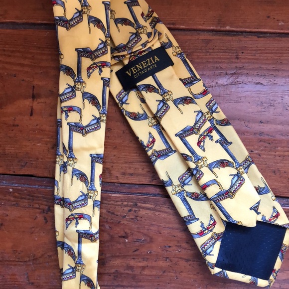 VENEZIA CIT TA’D’ARTE mens tie Gondola boats Made in Italy 100% Silk Gold Gray - Picture 5 of 13